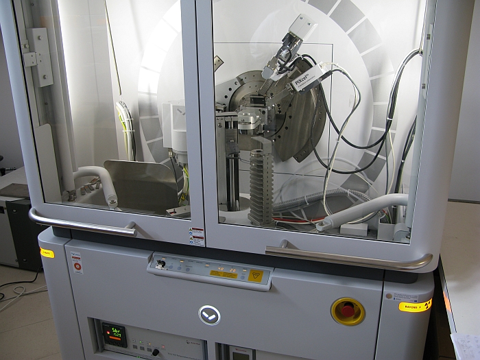 spektrometr fluorescencji rentgenowskiej CNF UMCS
